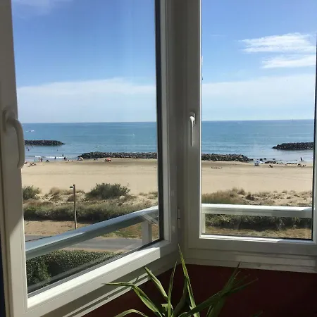 Appartement Spacieux Au Cap D'agde 120 M² Avec Piscine Partagée
