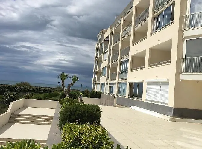 Appartement Spacieux Au Cap D'agde 120 M² Avec Piscine Partagee