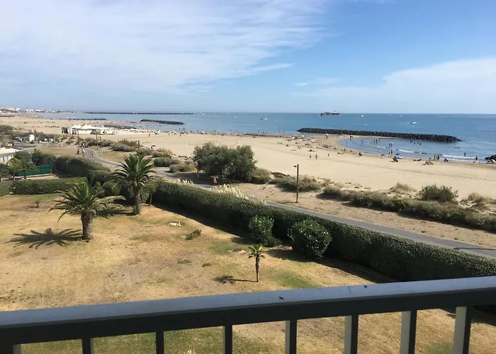 Appartement Spacieux Au Cap D'agde 120 M² Avec Piscine Partagee